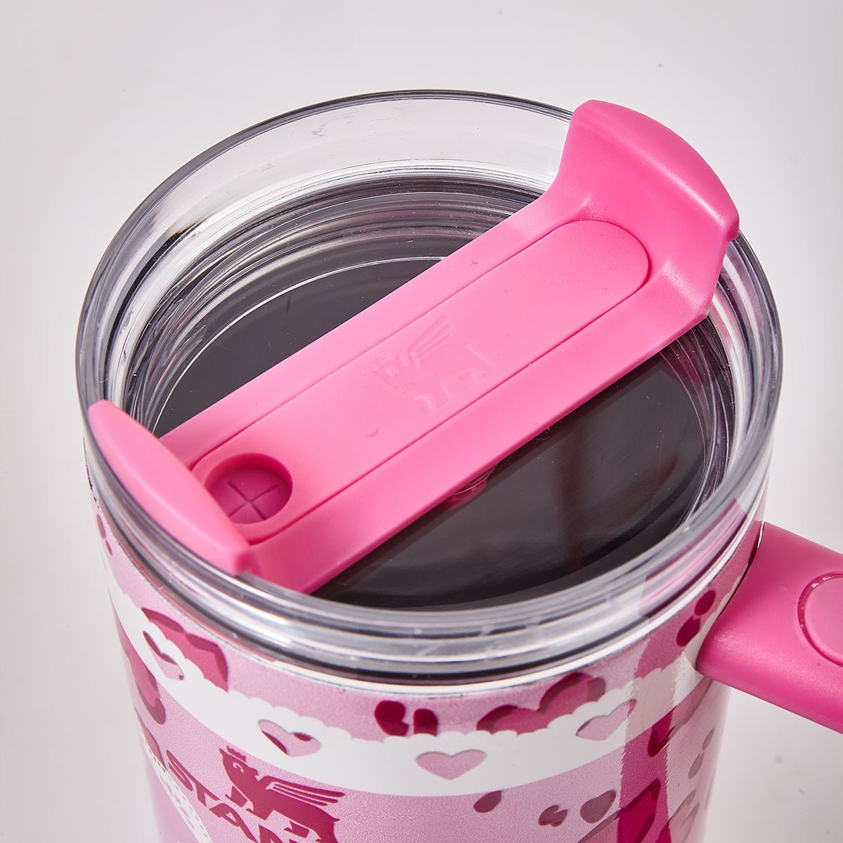 Stanley x Hello Kitty Sweet Hearts Luminous Tumbler-Pink - Limited Edition