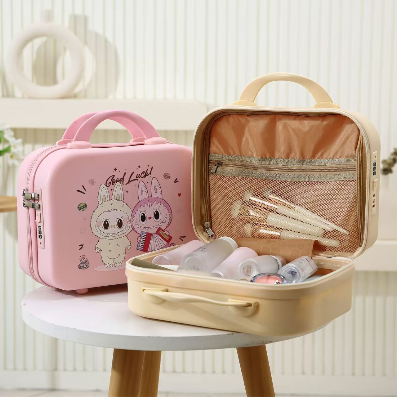 ✦ Sanrio Makeup Case